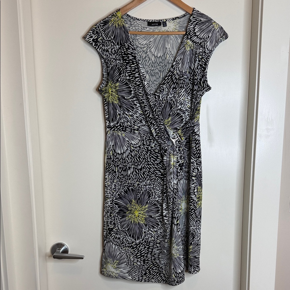 Apt. 9 Black and White Floral Midi Dress (B)